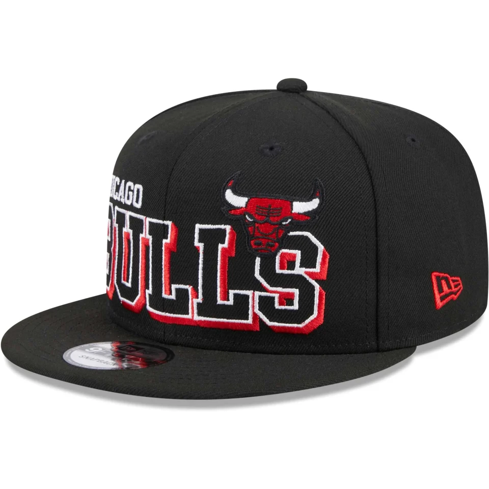 Cast Iron Versatile Men's New Era Black Chicago Bulls Gameday 59FIFTY Snapback Hat - OSFA